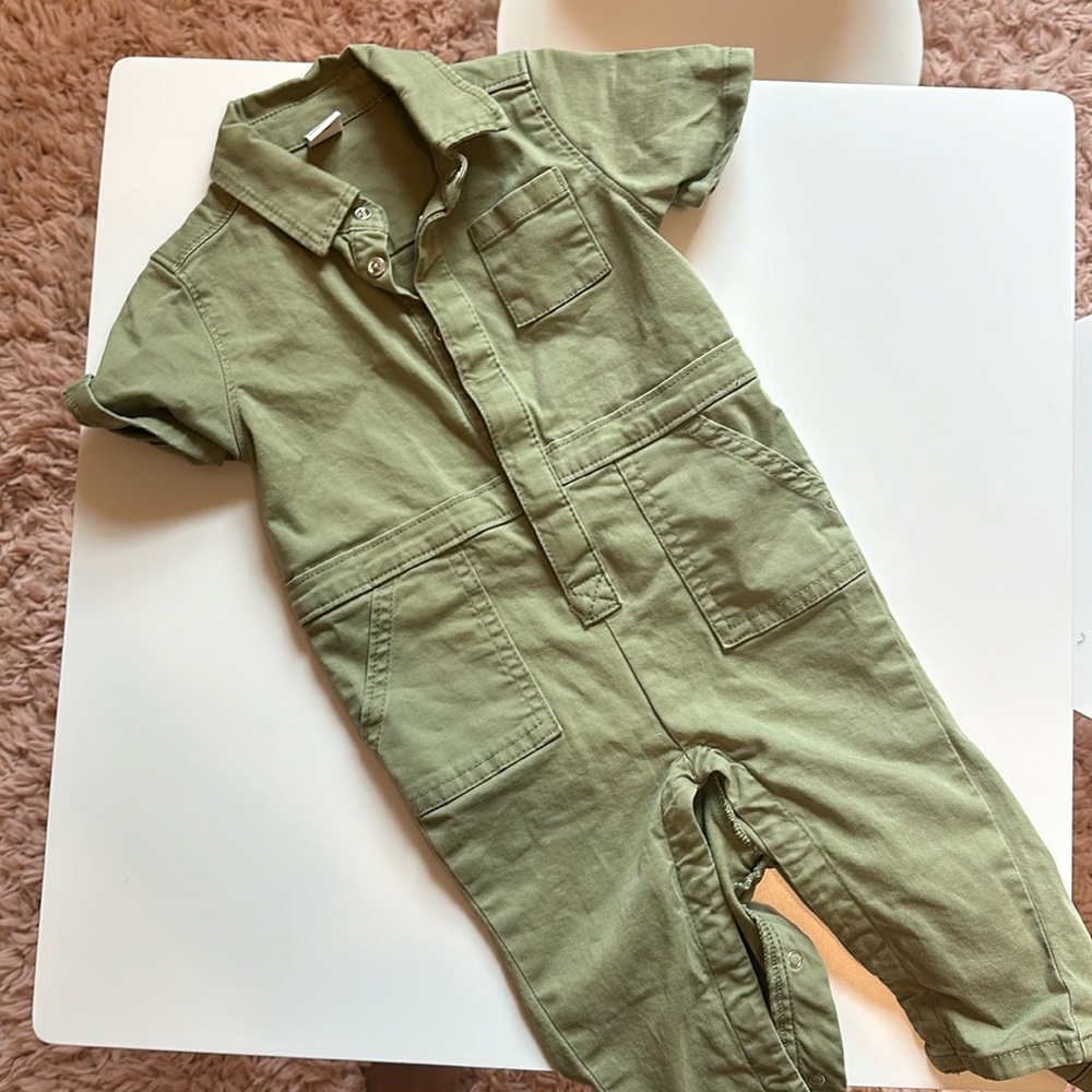 Baby jumpsuit